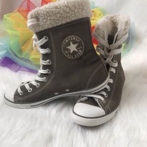 Converse shoes size 7.5